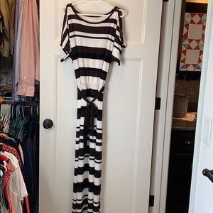 Chico’s cold shoulder maxi dress